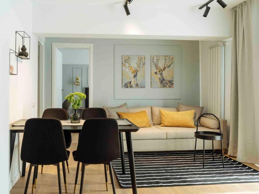 Bright 2Br Apartment - Top Location - City Balcony Bucureşti Ngoại thất bức ảnh