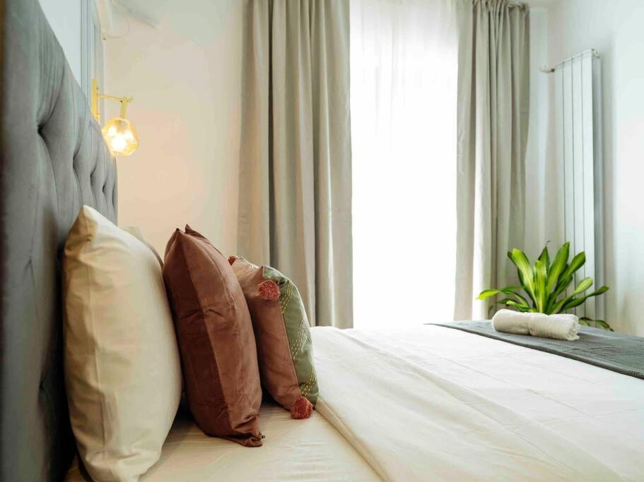 Bright 2Br Apartment - Top Location - City Balcony Bucureşti Ngoại thất bức ảnh