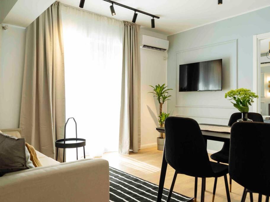 Bright 2Br Apartment - Top Location - City Balcony Bucureşti Ngoại thất bức ảnh
