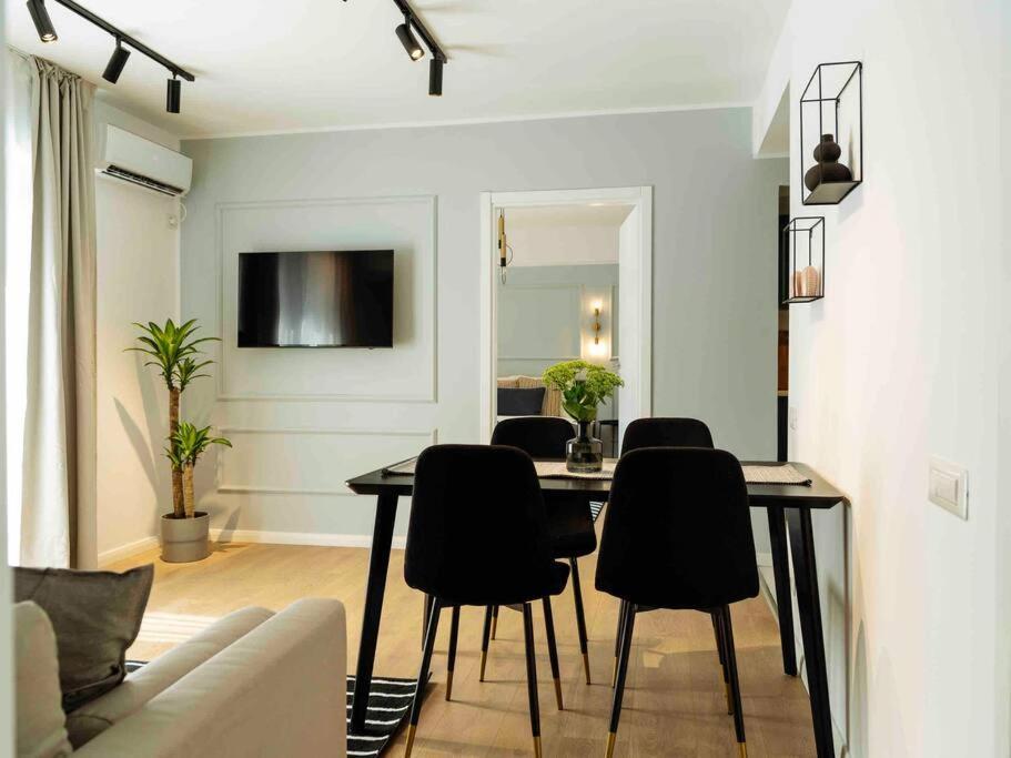 Bright 2Br Apartment - Top Location - City Balcony Bucureşti Ngoại thất bức ảnh